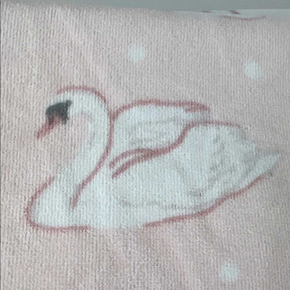 Deborah Connolly Bath Towels Swans Pink White Velour Soft Cotton Set of 2 NEW
